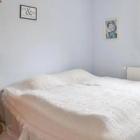 Two-bedroom In Apartamento